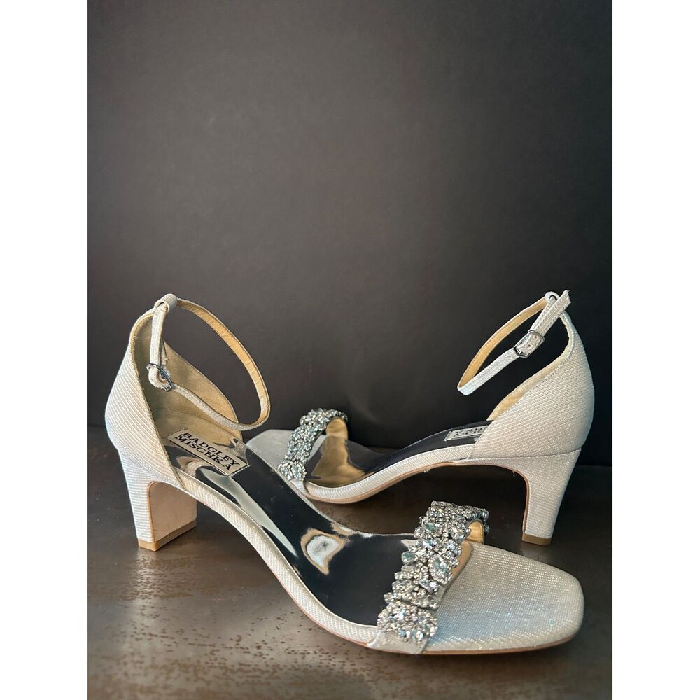 Badgley Mischka Low Heel Sandals 9.5 Crystal Wedding Event Silver White Jackie